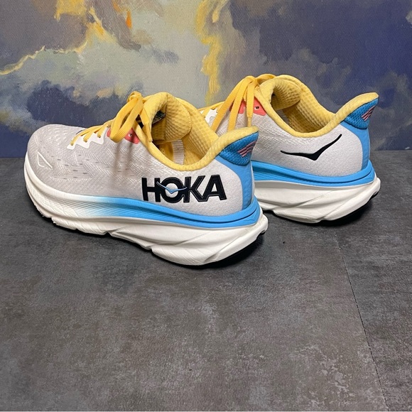 Hoka One One Clifton 9 Women's White Running Shoes Size 7B - Picture 9 of 16